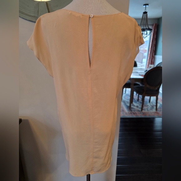 Club Monaco Women's 100% Silk Peach Top Black Floral Appliqué Size Large Shirt - Picture 5 of 9